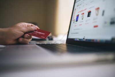 Česká e-commerce pokračuje v&nbsp;trhání rekordů. Tuzemským e-shopům přinesl druhý kvartál obrat 50 miliard