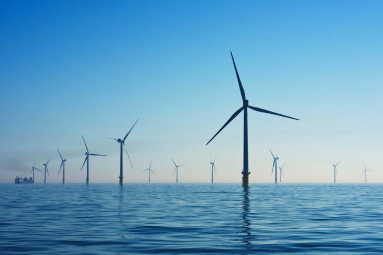 Digitalizace a přechod na obnovitelné zdroje jako reakce na elektrifikaci a klimatické změny