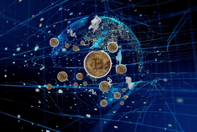Simon Peters, eToro: Bitcoin klesá na nejnižší úroveň od konce roku 2020