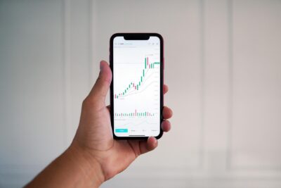 World Retail Banking Report 2022 - Banky musí zlepšit zákaznickou zkušenost nebo jim klienti utečou k&nbsp;FinTechu.