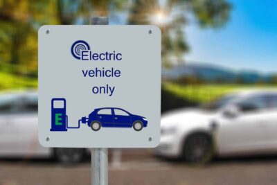 Zájem o&nbsp;půjčování elektromobilů roste. Data HoppyGo ukazují meziroční nárůst o&nbsp;stovky procent.