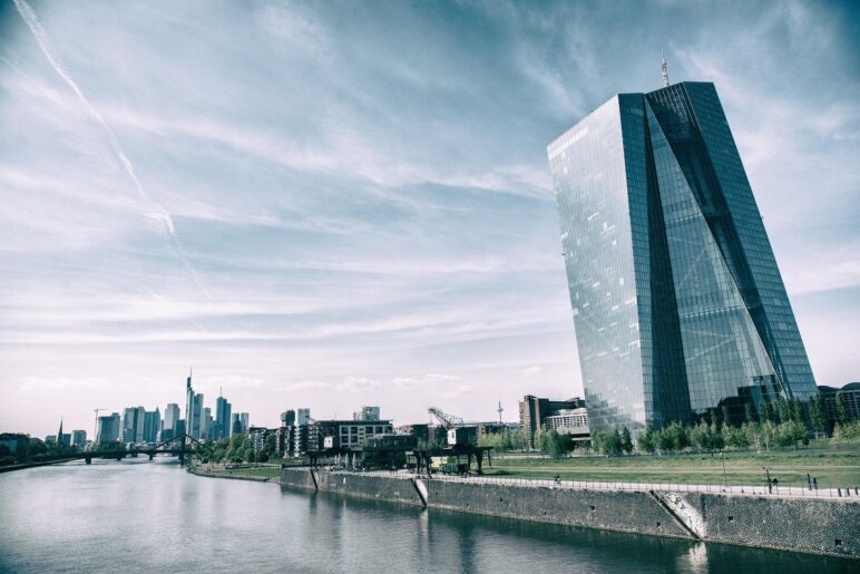Ben Laidler, eToro: ECB riskuje finanční nestabilitu univerzálním zvýšením úrokových sazeb