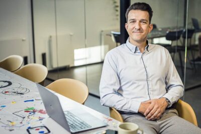 kevin. spolupracuje se Switchio od Monet+. Umožňuje tak platby z&nbsp;účtu na&nbsp;účet na&nbsp;tisících POS evropských terminálů