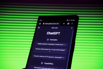 AI se stala hlavním tématem na&nbsp;96 % firemních meetingů. Tři ze čtyř manažerů v&nbsp;ní vidí budoucnost