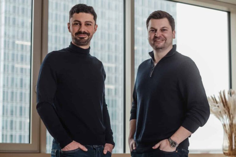 Český insurtech Flatform, který odstraňuje hotovostní kauce z nájmů, nově uzavírá spolupráci s ČSOB Pojišťovnou